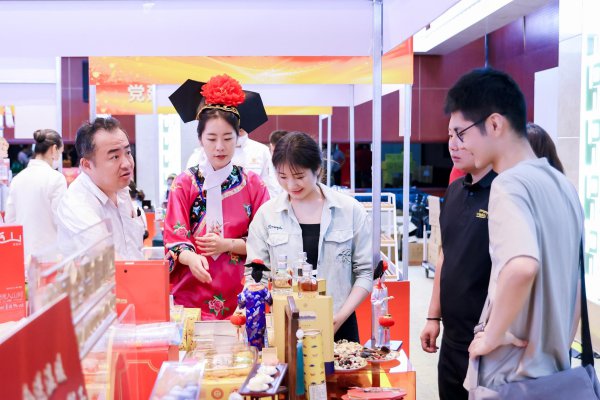 “党建引颈产业翻新联建机制”开启高质料发展新篇