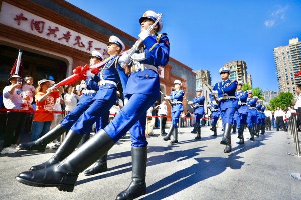 七月的第一天，为啥他们王人来到这个打卡地？
