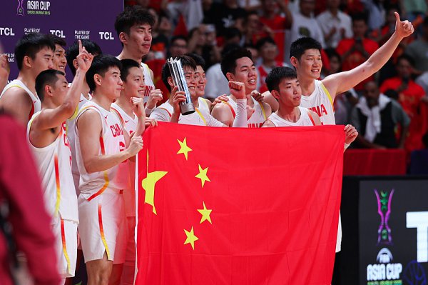 中国男篮重返亚洲杯决赛，被郭士强劝归国度队的赵睿解说队长担当